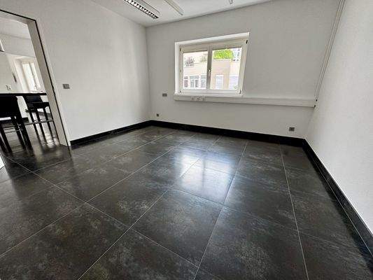 Büro 1 mit Blick Citypark Ansicht 2