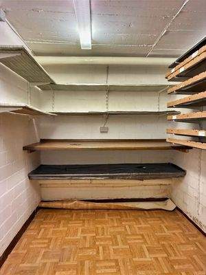 Vorratsraum im Keller