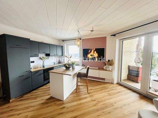 Wohnzimmer Ansicht mit Küche u