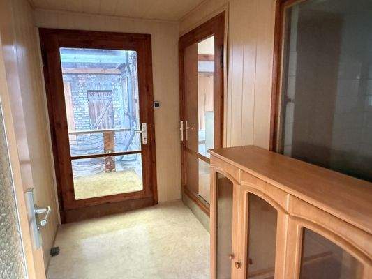 Flur vom Nebeneingang