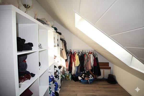 Garderobe/Kleiderschrank (Dachgeschoss)