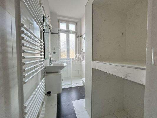 Badezimmer 1/bathroom 1