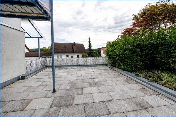 Terrasse über der Garage 