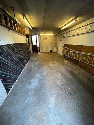 Garage mit Werkstatt.jpg