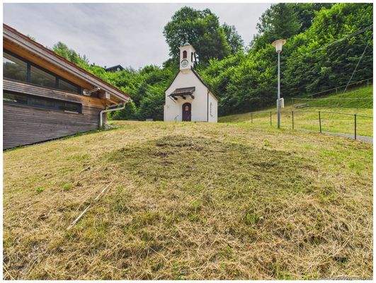 Schneekapelle im Hochsommer