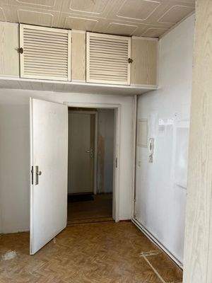 Wohnungseingang links