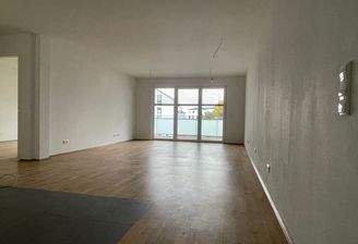 Geräumiges Wohnzimmer