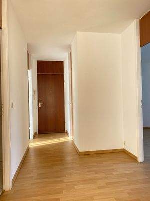 Diele mit Blick zur Wohnungstür