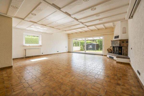 Wohnzimmer mit Kamin