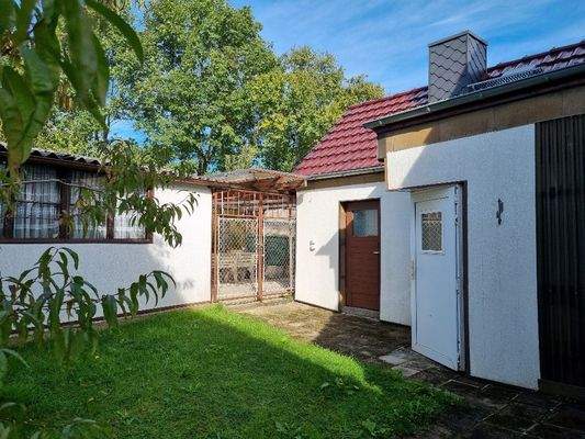 Seiteneingang am Haus