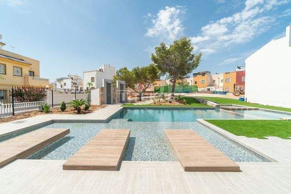 Contemporary Apartments near Amenities in Los Altos Torrevieja