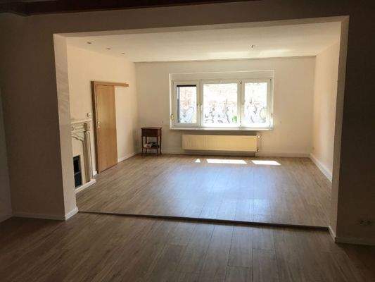 Wohn- u. Esszimmer 2 (Straßenseite) 