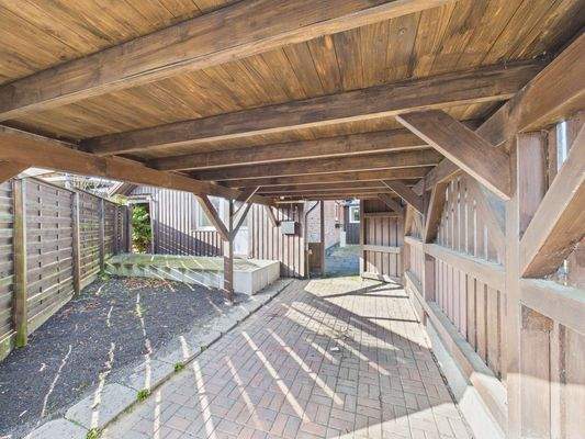 CAM04911G0-PR0054-STILL007