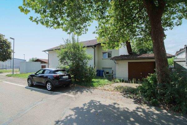 Haus Vorderansicht rechte Seite