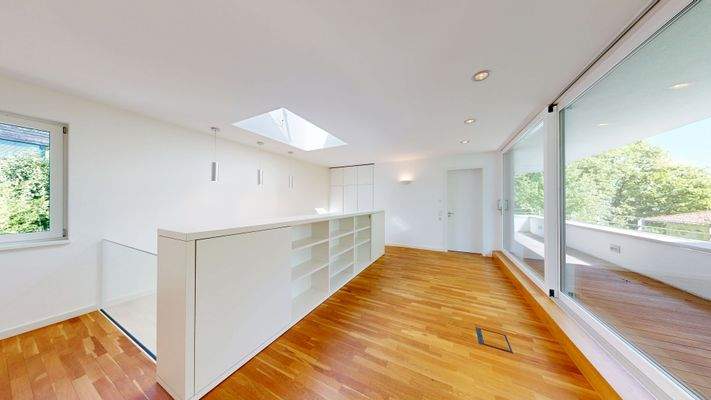 Galerie mit Schreinereinbauten