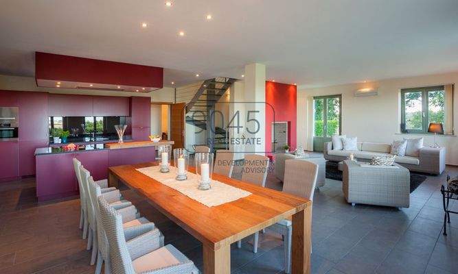 Luxusvilla mit Gästehaus und Panoramablick – Nähe Adria, Marken