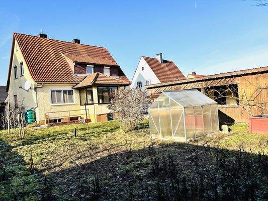 sonnenverwöhnte Lage... die Gartenansicht