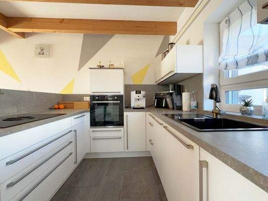 EG Küche: Durchdachte Anordnung erleichtert Kochen Vorbereiten und Aufräumen im Alltag