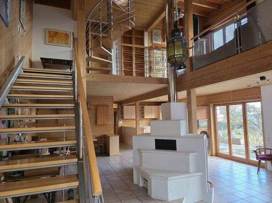 Aufgang zu Galerie und Schlafzimmern