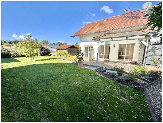 Schöner, großer Gartenbereich