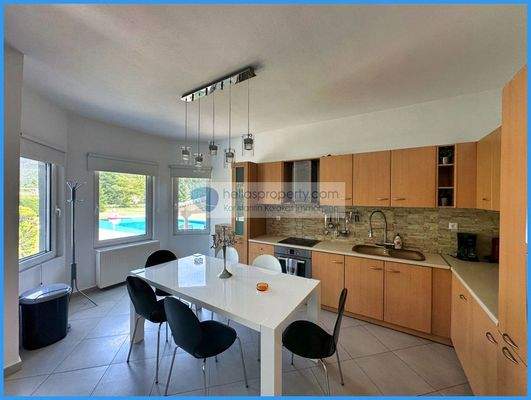 e6025f12a02d4870bc5bd2c6fb05d3ba-original