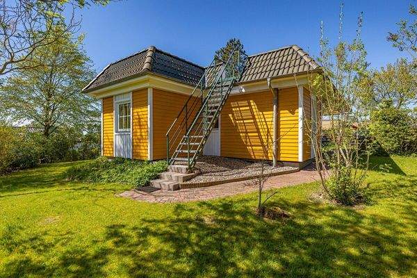 26) Außenansicht, Zugang zur Dachterrasse