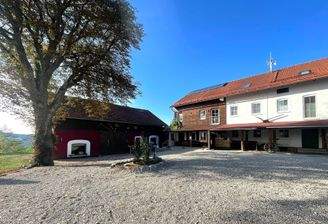 Aussenansicht Haus und Scheune