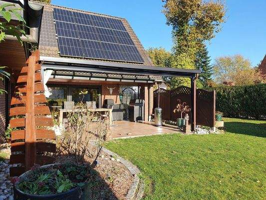 seitlicher Blick auf Terrasse