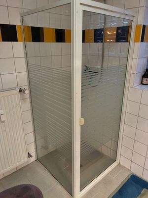 Mittelhaus Dusche.JPG