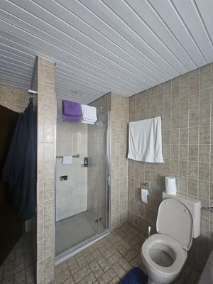 OG-Badezimmer-Dusche