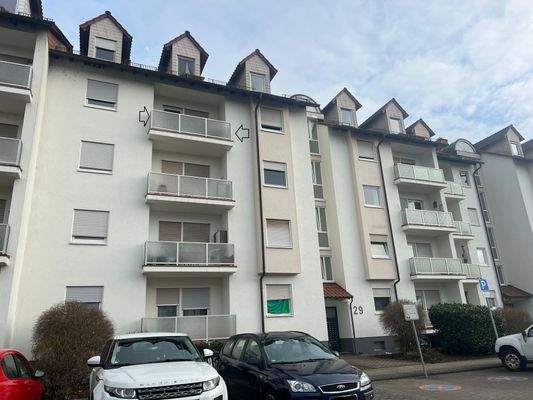 Außenansicht mit Balkon.jpg