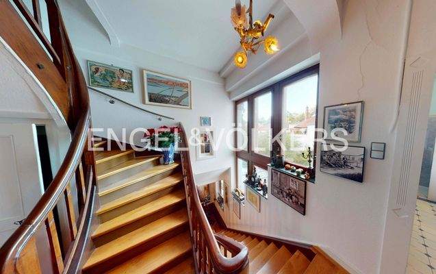 Heller Treppenaufgang