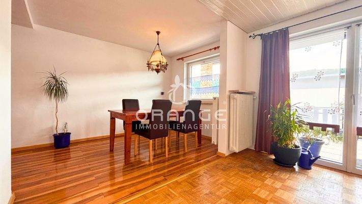 EG: offenes Wohn- und Esszimmer 