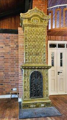 Jugendstil-Kachelofen im OG