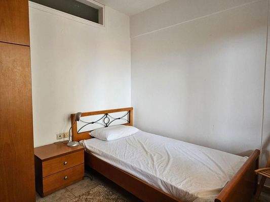 Kreta, Koutouloufari: Haus im Dorfzentrum mit großer Dachterrasse mit herrlichem Blick auf Hersonissos und das Meer zu verkaufen