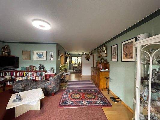 Wohn- und Essbereich (Weitwinkelaufnahme)