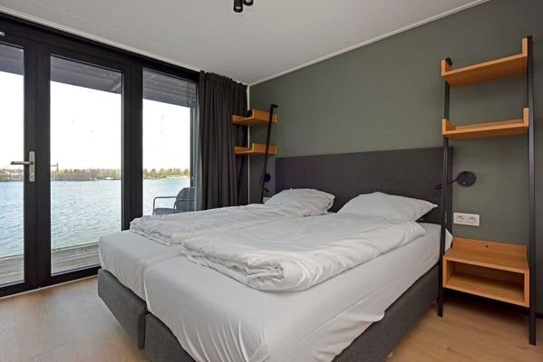ferienhaus-kaufen-am-Wasser-brielle-030