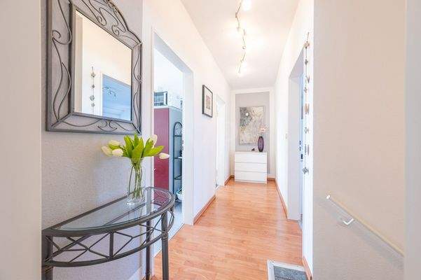 Wohnung 2 DG Flur