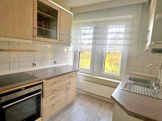 WE1 Geräumige und helle Küche