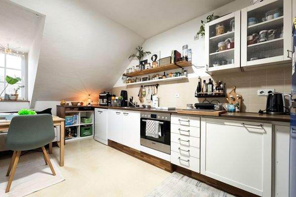 gemütlicher Kochbereich mit Essecke