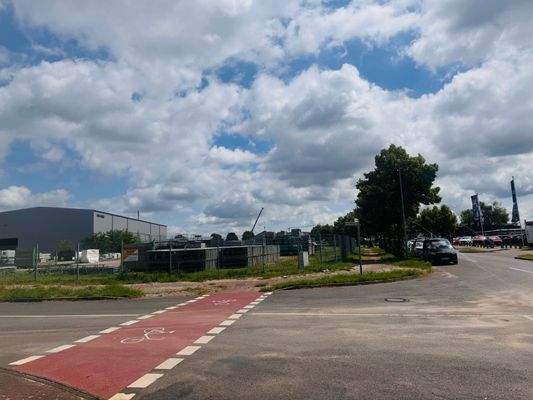 Ansicht von der Nebenstraße aus