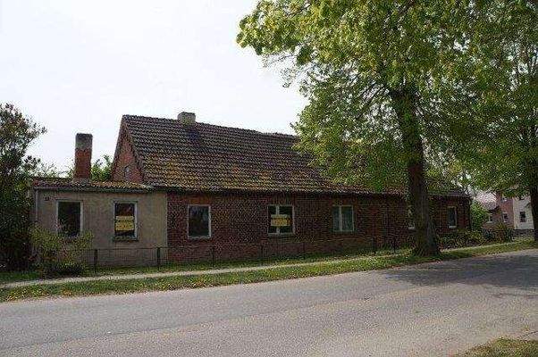 Ansicht mit Anbau links