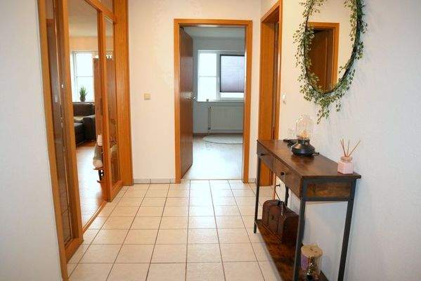 Geräumiger Flur ...