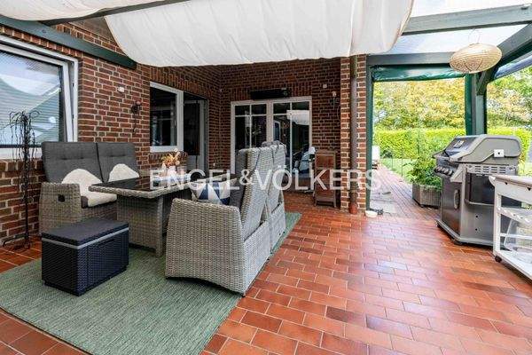 Terrasse mit Überdachung