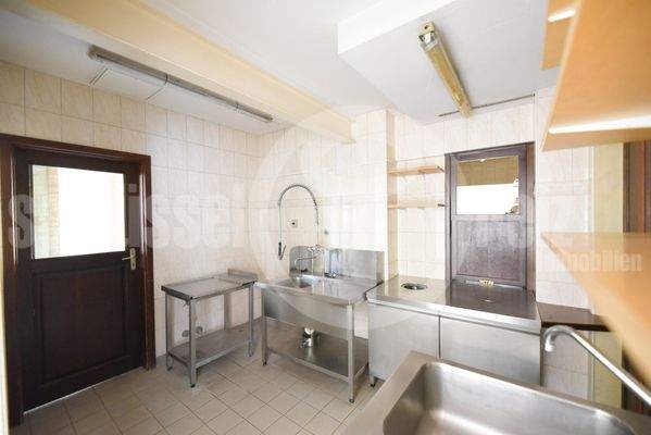 Küche neben Showküche