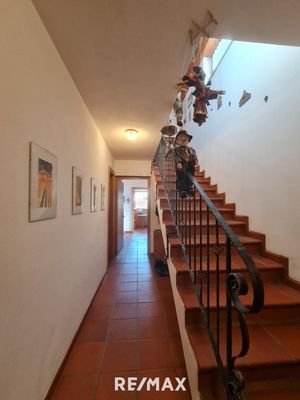 Haus- Wohnung UG Flur