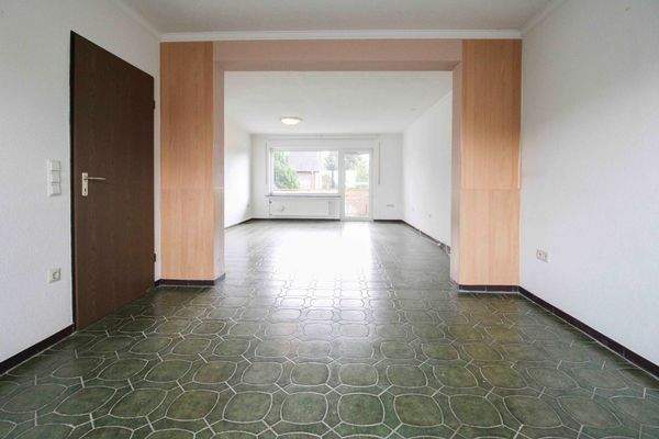 05 Wohnzimmer Esszimmer