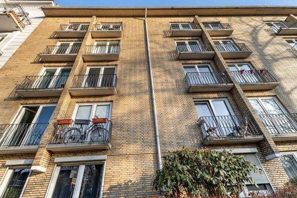 Außenansicht des gepflegten Mehrfamilienhauses