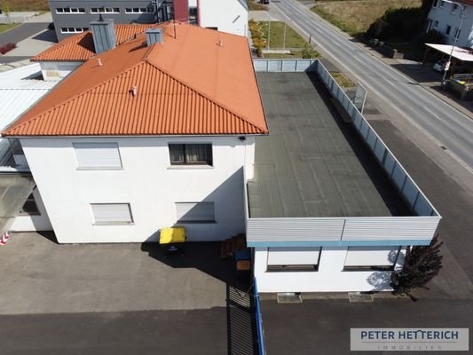 Wohn - und Geschäftshaus Terassenansicht