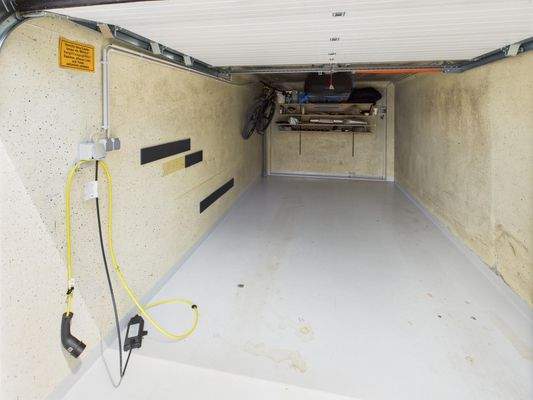 Garage mit E-Ladestation